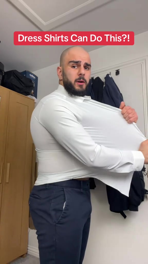 Men's Muscle-Fit Shirt